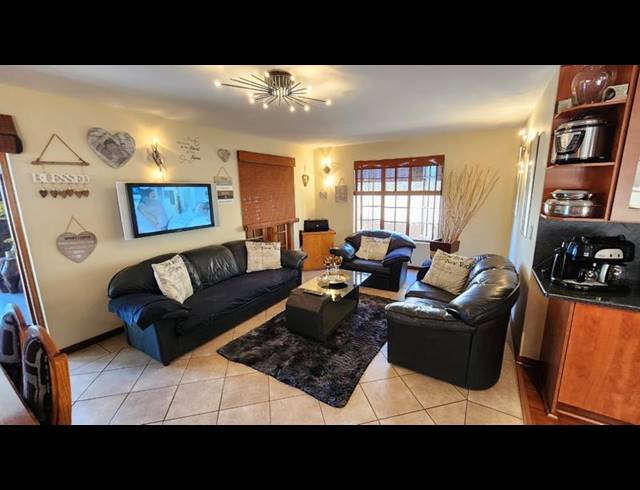 4 BEDROOM HOUSE FOR SALE IN BASSONIA ESTATE